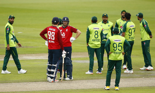 16 വ​ർ​ഷ​ത്തി​നു​ശേ​ഷം ഇം​ഗ്ല​ണ്ട്​ പാ​കി​സ്​​താ​നി​ലേ​ക്ക്​