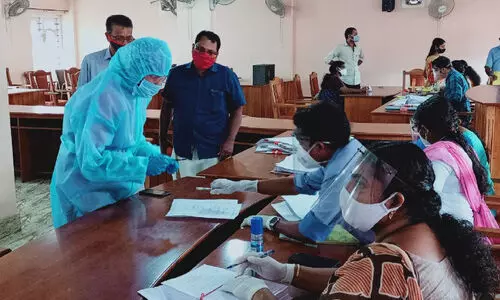 നാല്​ കോവിഡ്​ രോഗികൾ പി.പി.ഇ കിറ്റില്ലാതെ എത്തി വോട്ടുചെയ്​തു