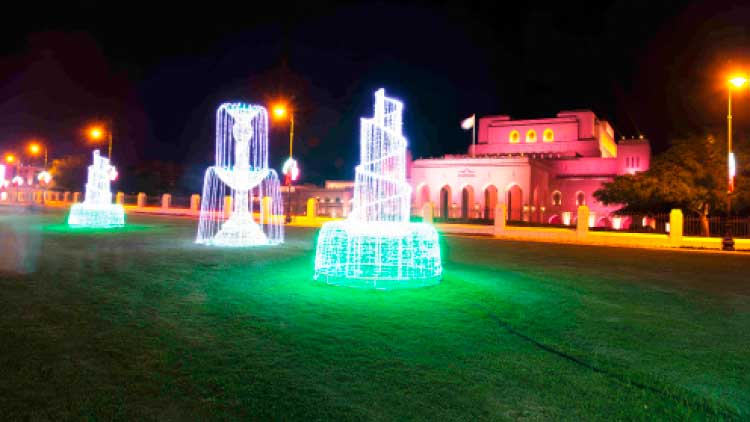 അമ്പതാം ദേശീയദിനം ഇന്ന്: നവോത്ഥാനത്തിെൻറ സുവർണജൂബിലി നിറവിൽ ഒമാൻ അമ്പതാം ദേശീയദിനം ഇന്ന്: നവോത്ഥാനത്തിെൻറ സുവർണജൂബിലി നിറവിൽ ഒമാൻ