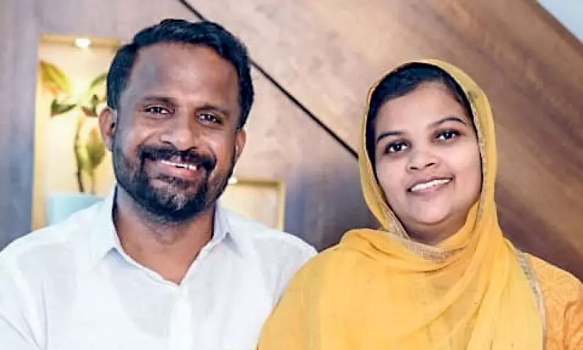 രണ്ട് വാർഡുകൾ പിടിക്കാൻ ദമ്പതികളെ കളത്തിലിറക്കി എൽ.ഡി.എഫ്​