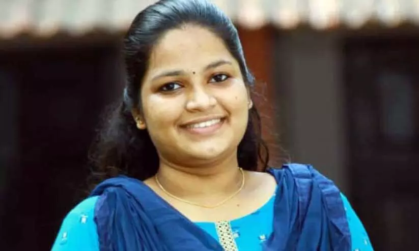 കലാലയ പരിചയത്തിൽ ഒരു കൈനോക്കാൻ അദൃശ്യ കലാലയ പരിചയത്തിൽ ഒരു കൈനോക്കാൻ അദൃശ്യ