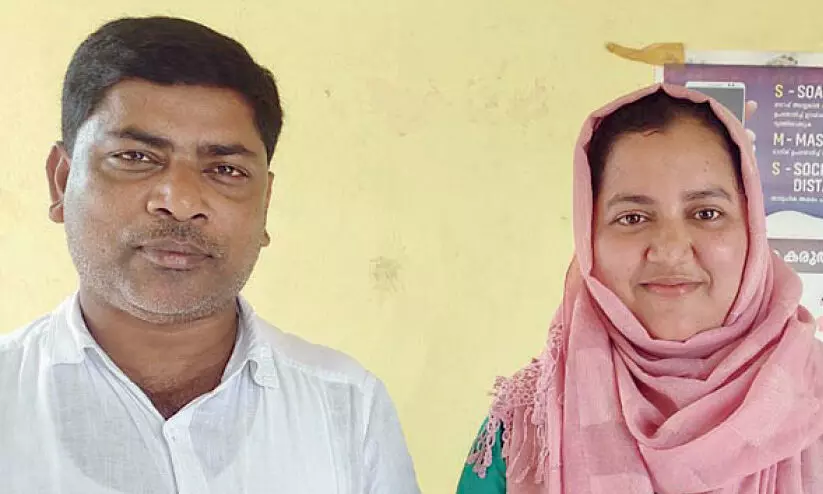 അമരമ്പലത്ത് ഭാര്യയും ഭർത്താവും ഗോദയിൽ അമരമ്പലത്ത് ഭാര്യയും ഭർത്താവും ഗോദയിൽ