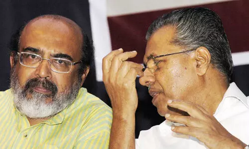 കേ​ര​ള​ത്തി​െ​ൻ​റ ധ​ന​പ്ര​തി​സ​ന്ധി ആ​രു​ടെ സൃ​ഷ്​​ടി?