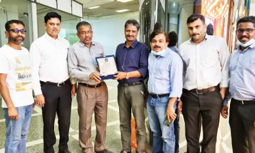 ബ​ഷീ​ർ പ​യ്യ​ന്നൂ​രി​ന് യാ​ത്ര​യ​യ​പ്പ് ന​ൽ​കി