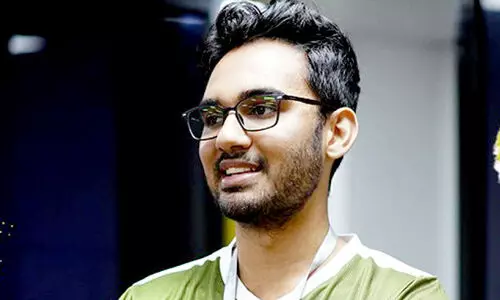 ഞാ​നും ഒ​രു മ​ഞ്ഞ​പ്പ​ട​യാ​ളി –നി​ഖി​ൽ ഭ​ര​ദ്വാ​ജ്​