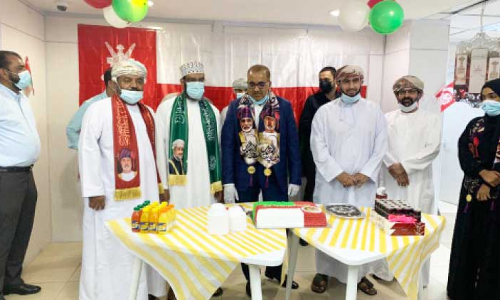 മൂവർണ തിളക്കത്തിൽ ഒമാൻ ദേശീയദിനം ആഘോഷിച്ചു