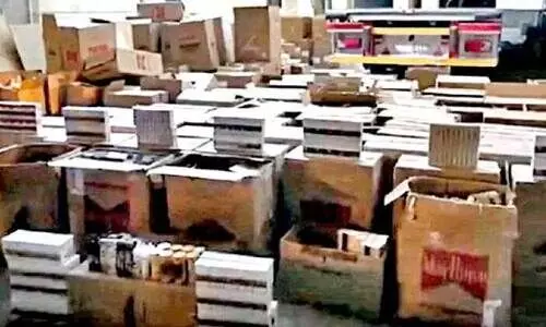 38000 പാക്കറ്റ്​ സിഗരറ്റ്​ പിടികൂടി