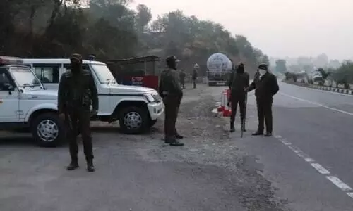 കശ്​മീരിൽ സൈന്യവുമായുണ്ടായ ഏറ്റുമുട്ടലിൽ നാല്​ ഭീകരർ കൊല്ലപ്പെട്ടു