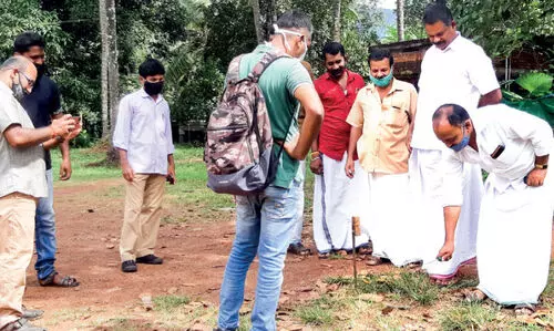 വന്യമൃഗ ശല്യം തടയാൻ പുതിയ ഉപകരണവുമായി മോഹൻകുമാർ