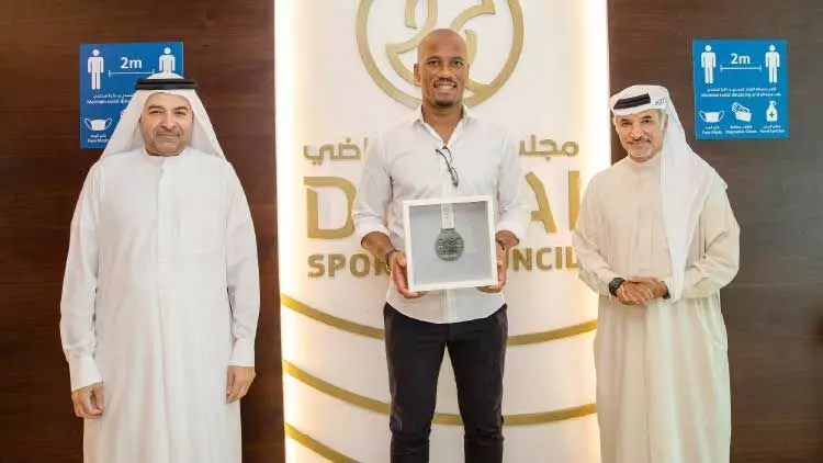 ദിദിയർ ദ്രോഗ്ബെക്ക് ഗോൾഡ് വിസ നൽകി ദുബൈയുടെ ആദരം ദിദിയർ ദ്രോഗ്ബെക്ക് ഗോൾഡ് വിസ നൽകി ദുബൈയുടെ ആദരം