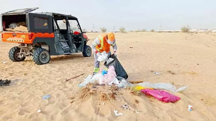 മരുഭൂമിയെ മാലിന്യരഹിതമാക്കാൻ ദുബൈ മുനിസിപ്പാലിറ്റി മരുഭൂമിയെ മാലിന്യരഹിതമാക്കാൻ ദുബൈ മുനിസിപ്പാലിറ്റി