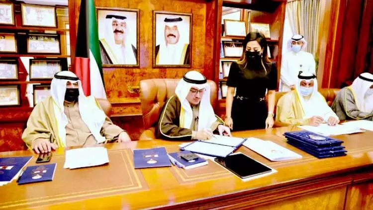 ഖത്തറും കുവൈത്തും ധാരണപത്രങ്ങളിൽ ഒപ്പിട്ടു ഖത്തറും കുവൈത്തും ധാരണപത്രങ്ങളിൽ ഒപ്പിട്ടു