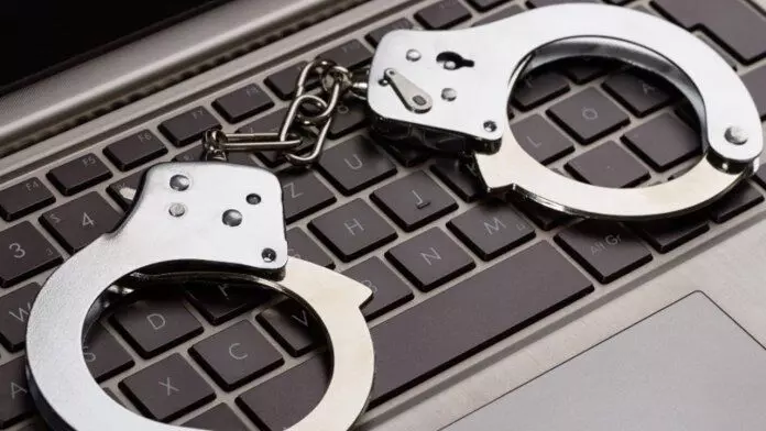 സൈബർ കുറ്റകൃത്യങ്ങൾ ഉൾപ്പെടുത്തി പൊലീസ് ആക്ടിൽ ഭേദഗതിക്ക് ശിപാർശ സൈബർ കുറ്റകൃത്യങ്ങൾ ഉൾപ്പെടുത്തി പൊലീസ് ആക്ടിൽ ഭേദഗതിക്ക് ശിപാർശ