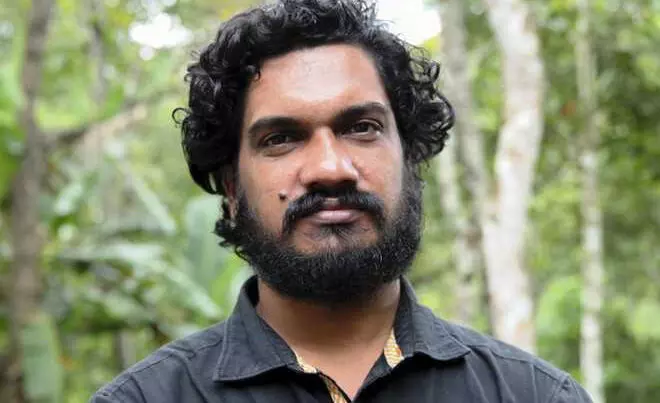 ബന്ധുവിെൻറ മരണത്തിൽ സമഗ്ര അന്വേഷണം വേണം; മുഖ്യമന്ത്രിക്ക് നൽകാൻ പൊതുപ്രസ്താവനയുമായി സംവിധായകൻ ബന്ധുവിെൻറ മരണത്തിൽ സമഗ്ര അന്വേഷണം വേണം; മുഖ്യമന്ത്രിക്ക് നൽകാൻ പൊതുപ്രസ്താവനയുമായി സംവിധായകൻ