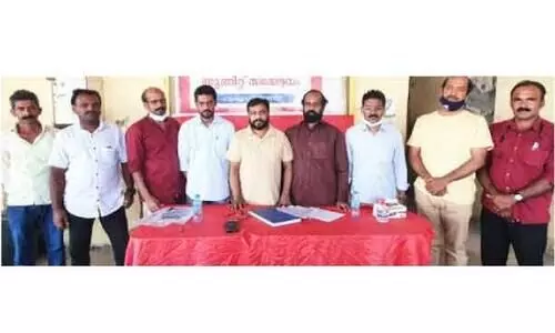 സ​ർ​ക്കാ​റി​നെ അ​ട്ടി​മ​റി​ക്കാ​നു​ള്ള സം​ഘ്​​പ​രി​വാ​ർ ശ്ര​മം അ​പ​ല​പ​നീ​യം –ന​വ​യു​ഗം