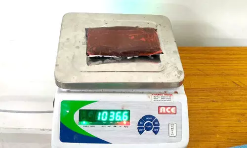 വിമാന ശുചിമുറിയിൽ സ്വർണം കണ്ടെത്തി