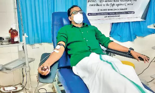 കോവിഡ് ബാധിതന് പ്ലാസ്മ ദാനം ചെയ്ത്​ സ്ഥാനാർഥി