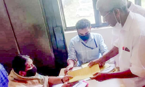 ഉദ്യോഗസ്ഥനായി ഏറെ കാലം; ജനപ്രതിനിധിയാവാൻ സാദിഖ്