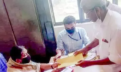 ഉദ്യോഗസ്ഥനായി ഏറെ കാലം; ജനപ്രതിനിധിയാവാൻ സാദിഖ്