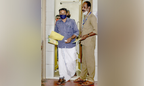 ചിത്രം വ്യക്തം; ഇനി വോട്ടിനോട്ടം