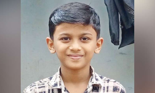 തെരഞ്ഞെടുപ്പ് പാട്ടിൻ തിരക്കിൽ മിന്‍ഹാജ്