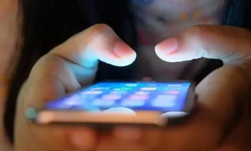 മൊബൈല്‍ ഡാറ്റ ഉപയോഗിച്ചു  തീര്‍ത്തതിന് അനിയനെ കുത്തിക്കൊന്നു