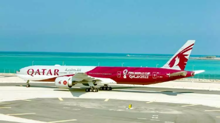 ലോകകപ്പ് ലോഗോയും വർണവും നിറഞ്ഞ ആദ്യ വിമാനം പുറത്തിറക്കി ഖത്തർ എയർവേസ്​​