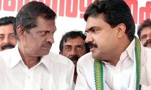 കേരള കോൺഗ്രസ് ജോസഫ് വിഭാഗത്തിലെ 250 പേർ ജോസ് കെ.മാണിക്കൊപ്പം ചേർന്നു കേരള കോൺഗ്രസ് ജോസഫ് വിഭാഗത്തിലെ 250 പേർ ജോസ് കെ.മാണിക്കൊപ്പം ചേർന്നു