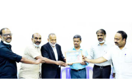 യാ​ത്ര​യ​യ​പ്പ് ന​ൽ​കി