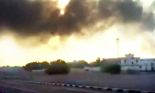 ഷാർജ വ്യവസായ മേഖലയിൽ വൻ തീപിടിത്തം