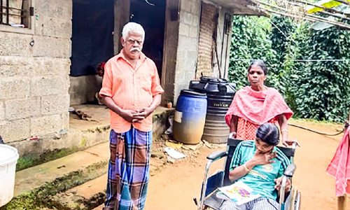 അർഹതയുണ്ടായിട്ടും വീട് കിട്ടാതെ ആദിവാസി കുടുംബം