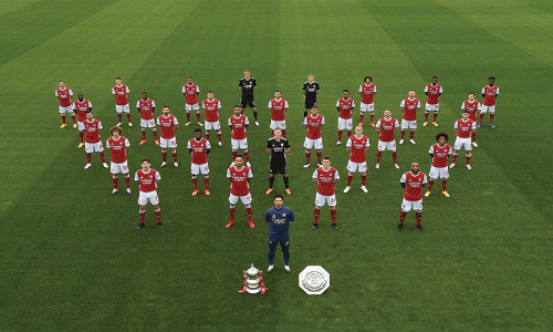 ഒടുവിൽ ഓസിലിനെ ആഴ്​സനൽ ഫോ​ട്ടോ ഷൂട്ടിന്​ എടുത്തു !