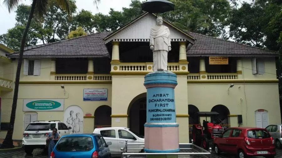 വ്യാജ ഒപ്പിട്ട് പത്രികാസമർപ്പണം നടത്തിയതായി പരാതി വ്യാജ ഒപ്പിട്ട് പത്രികാസമർപ്പണം നടത്തിയതായി പരാതി