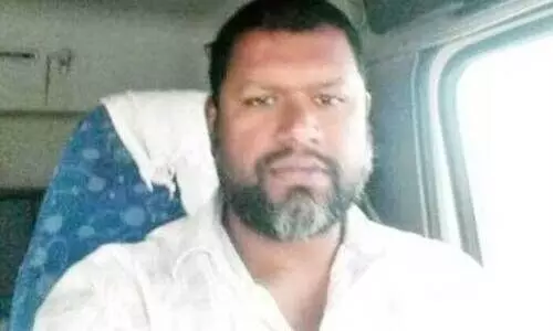 വാ​ഹ​ന​ത്തി​ൽ​നി​ന്ന് വീ​ണ് മ​രി​ച്ച മ​ല​യാ​ളി​യു​ടെ മൃ​ത​ദേ​ഹം ഖ​ബ​റ​ട​ക്കി