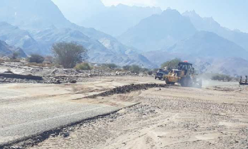 മ​ഴ​വെ​ള്ള​പ്പാ​ച്ചി​ലി​ൽ നാ​ശ​മു​ണ്ടാ​യ നി​ര​ത്തു​ക​ൾ ഗ​താ​ഗ​ത​യോ​ഗ്യ​മാ​ക്കാ​ൻ ന​ട​പ​ടി