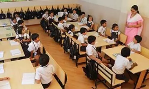 അൺ എയ്​ഡഡ്​ സ്​കൂളുകൾ ചെലവിനപ്പുറം ഫീസ്​ ഇൗടാക്കരുതെന്ന്​ സർക്കാർ ഉത്തരവിടണമെന്ന്​ കോടതി