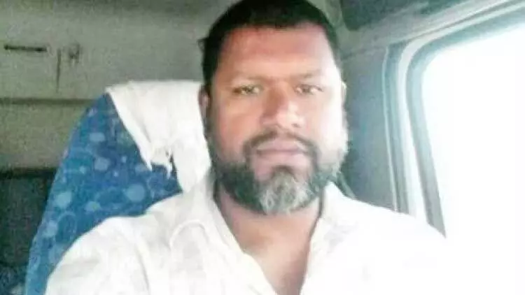 വാഹനത്തിൽനിന്ന് വീണ് മരിച്ച മലയാളിയുടെ മൃതദേഹം ഖബറടക്കി വാഹനത്തിൽനിന്ന് വീണ് മരിച്ച മലയാളിയുടെ മൃതദേഹം ഖബറടക്കി