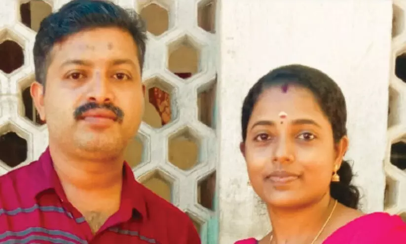 വോട്ടുതേടി ദമ്പതികൾ ഇറങ്ങുന്നു ര​ണ്ട്​ പ​ഞ്ചാ​യ​ത്തുകളിലായി