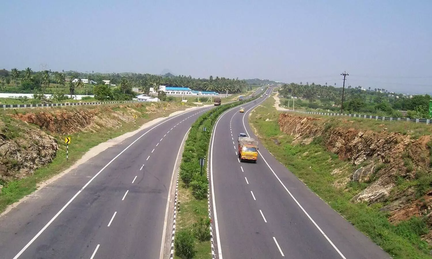 പാ​രി​സ്ഥി​തി​ക അ​നു​മ​തിയും സാ​മൂ​ഹി​ക ആ​ഘാ​ത പ​ഠ​നവുമി​ല്ലാ​തെ 45 മീ​റ്റ​ർ ദേ​ശീ​യ​പാ​ത; സർക്കാറുകൾക്ക്   ട്രൈബ്യൂണൽ നോട്ടീസ്