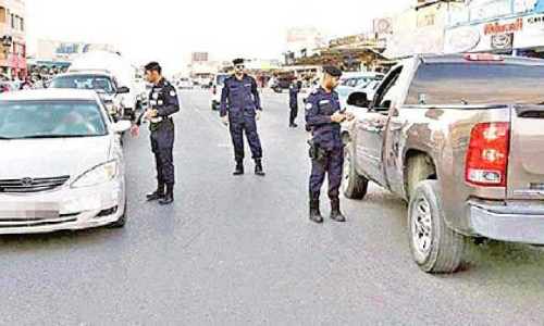 ലൈ​സ​ൻ​സി​ല്ലാ​തെ വാ​ഹ​ന​മോ​ടി​ച്ച 54 കൗ​മാ​ര​ക്കാ​ർ അ​റ​സ്​​റ്റി​ൽ