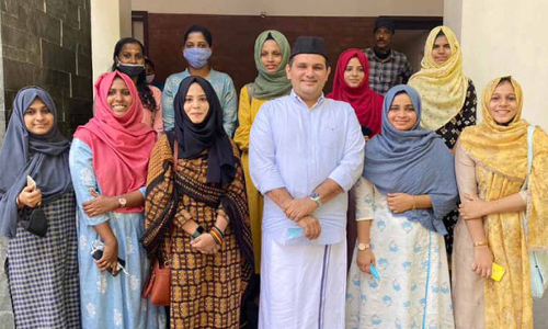 ത​ദ്ദേ​ശ തെ​ര​ഞ്ഞെ​ടു​പ്പി​ലെ ഹരിത നേതാക്കൾ പാ​ണ​ക്കാ​ട്ടെത്തി