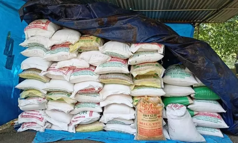 കേരളത്തിലെ മില്ലുകളിലേക്ക്​ തമിഴ്​നാട്ടിലെ സൗജന്യ റേഷനരി കടത്ത്​; ആര്യങ്കാവിൽ 131 ചാക്ക് പിടികൂടി