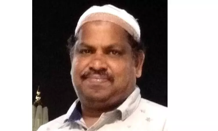 കോവിഡ് ബാധിച്ച് അനുജൻ മരിച്ച ദുഃഖത്തിൽ കുടുംബാംഗങ്ങളെ ആശ്വസിപ്പിക്കാൻ നാട്ടിൽ പോയ പ്രവാസി കോവിഡ് ബാധിച്ചു മരിച്ചു കോവിഡ് ബാധിച്ച് അനുജൻ മരിച്ച ദുഃഖത്തിൽ കുടുംബാംഗങ്ങളെ ആശ്വസിപ്പിക്കാൻ നാട്ടിൽ പോയ പ്രവാസി കോവിഡ് ബാധിച്ചു മരിച്ചു