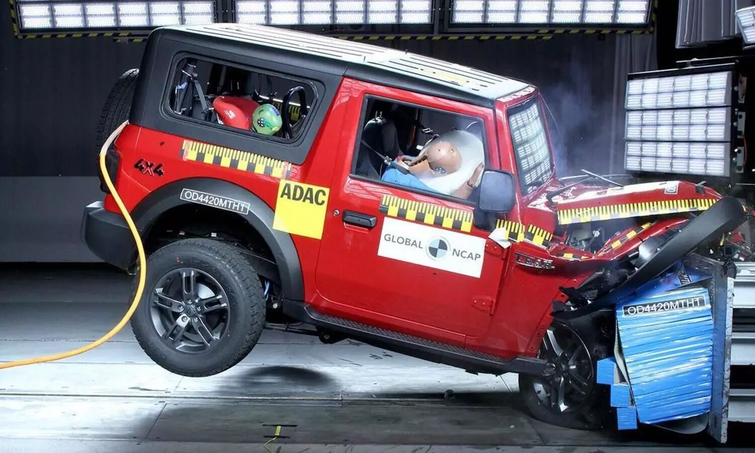 ഇത്​ ഒ​ന്നൊന്നര സുരക്ഷ, ക്രാഷ്​ ടെസ്​റ്റിൽ ചരിത്രംകുറിച്ച്​ ഥാർ