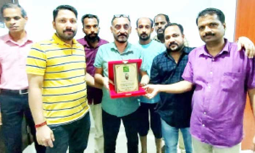 ര​ഞ്ജി​ത് പൊ​ടി​ക്കാ​ര​ന് യാ​ത്ര​യ​യ​പ്പ് ന​ൽ​കി