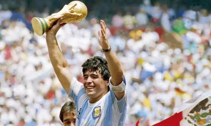 ഡീഗോ...കളിയുടെ കൊടിയടയാളമായിരുന്നു നിങ്ങൾ..