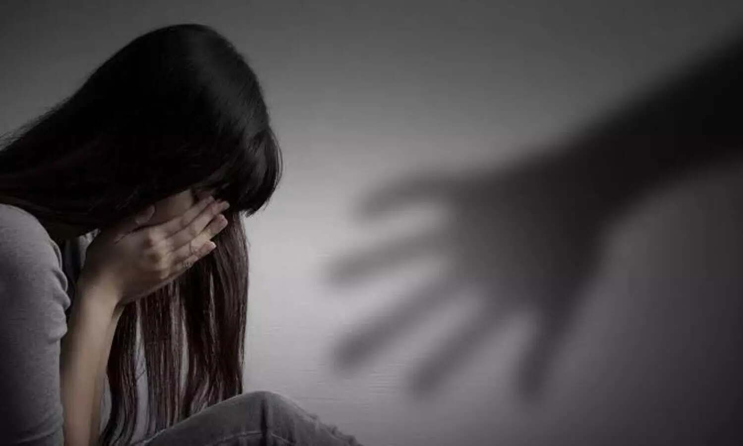 rape of minor in bengaluru, temple priest arrested