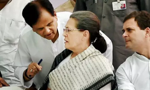 അ​ഹ്​​മ​ദ്​ പ​േ​ട്ട​ൽ എ​ന്ന ​െട്ര​ബി​ൾ ഷൂ​ട്ട​ർ