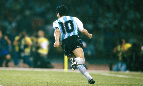 മറഡോണ: ആദരസൂചകമായി 10ാം നമ്പർ ജഴ്​സി പിൻവലിക്കണമെന്ന്​ ആവശ്യം