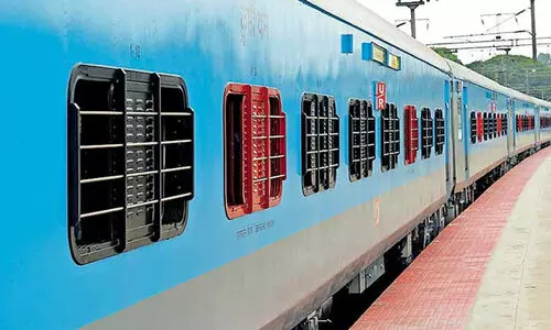 റെയിൽവേ കീ സംഭാവന ; വേണാടിന്​ 29 കി.മീ. ഓടാൻ ഒന്നര മണിക്കൂർ!